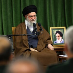 رهبر انقلاب: به‌رغم مشکلات، نقاط مثبت در کشور زیاد است