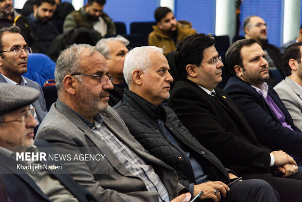 آیین رونمایی از نخستین ناوگان اتوبوس برقی کلانشهر اصفهان