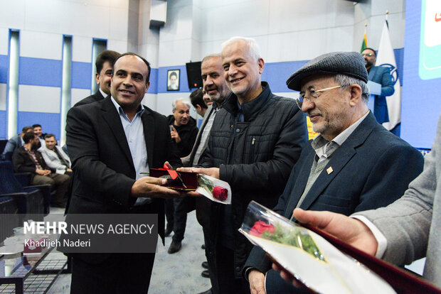 آیین رونمایی از نخستین ناوگان اتوبوس برقی کلانشهر اصفهان