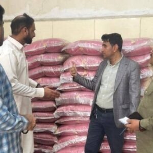 تزریق برنج و مرغ تنظیم بازاری به بخش لیردف جاسک