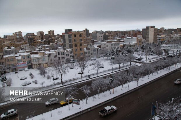 بارش اولین برف پاییزی در اردبیل