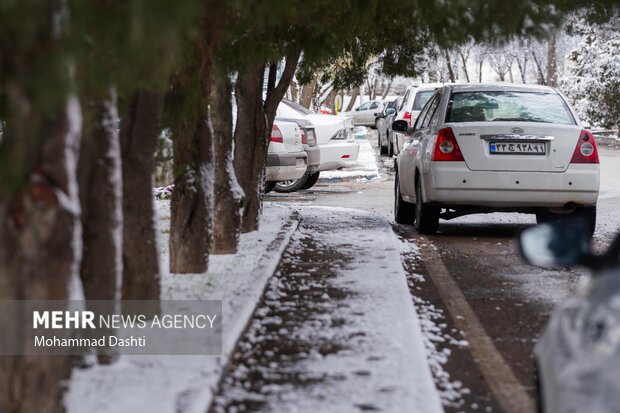 بارش اولین برف پاییزی در اردبیل