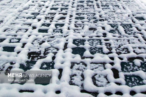 بارش اولین برف پاییزی در اردبیل
