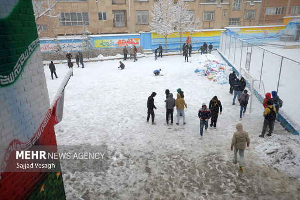 اولین برف سال در همدان