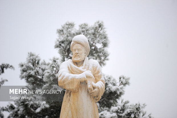 اولین برف سال در همدان