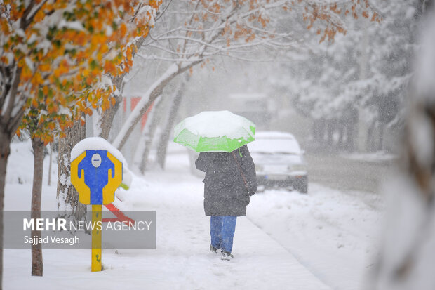 اولین برف سال در همدان