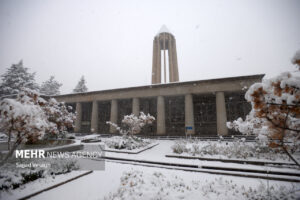 اولین برف سال در همدان