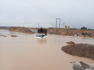 اعزام ماشین‌آلات سنگین صمت جنوب کرمان به مناطق سیل زده جیرفت