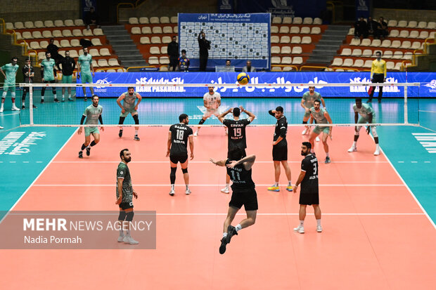 لیگ برتر والیبال - پیکان و رازین پلیمر