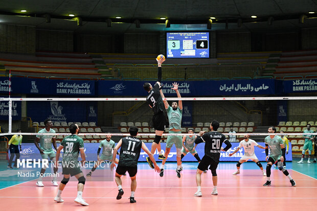 لیگ برتر والیبال - پیکان و رازین پلیمر