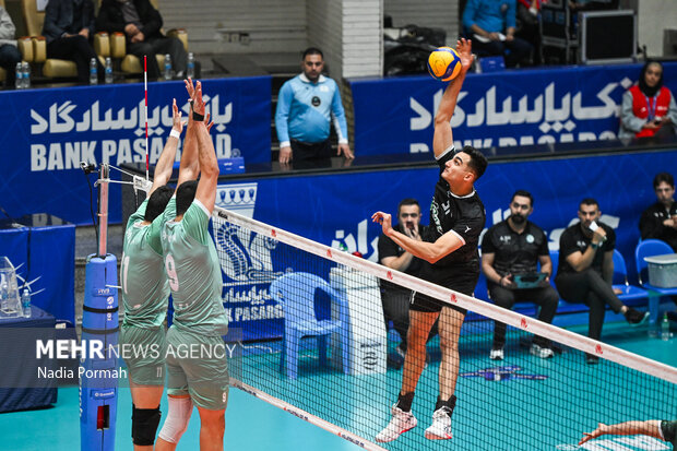 لیگ برتر والیبال - پیکان و رازین پلیمر