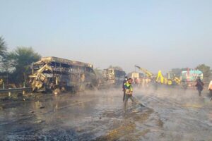 تصادف چند وسیله نقلیه در شمال هند با ۱۵ کشته