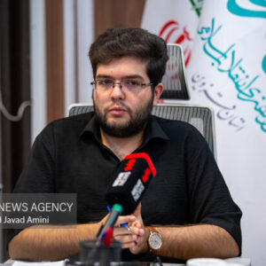 کمالی: نقد بروکراسی ناکارآمد محور اصلی مستند «مسخ‌کراسی» است