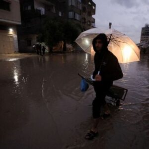 مرگ در سایه سرما و محاصره؛ نوزاد فلسطینی قربانی سرمای زمستان شد