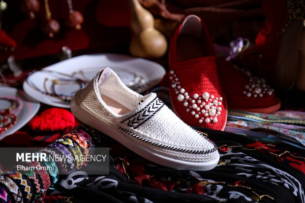 نمایشگاه و بازارچه صنایع‌دستی ویژه شب چله در سنندج