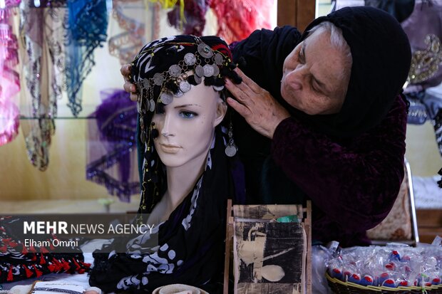 نمایشگاه و بازارچه صنایع‌دستی ویژه شب چله در سنندج