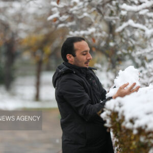 آغاز بارش برف در مشهد