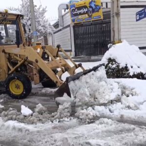 ۱۵ دستگاه تراکتور و تجهیزات برای خدمات‌رسانی فعال هستند