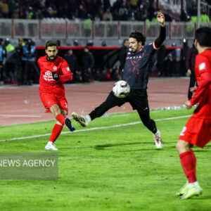 یک بازی و هزار نشان که تراکتور از پرسپولیس عبور کرد؛ هیجان جان گرفت!