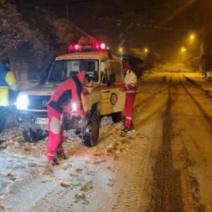 نجات جان مادر باردار در برف وکولاک شهرستان مارگون