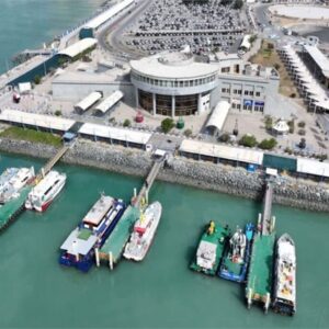 تردد شناورهای مسافری بندر شهید حقانی برقرار است