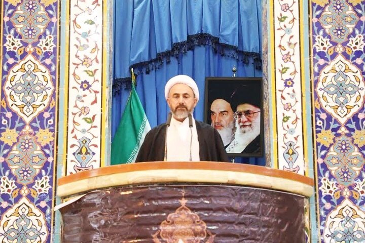 امام جمعه ایلام:دشمن به دنبال مخدوش کردن انسجام و وحدت است
