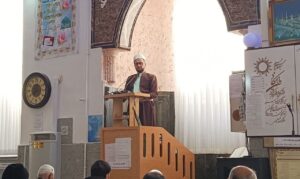 ماموستا اداک: بازاریان در شب چله انصاف را سرلوحه معاملات قرار دهند