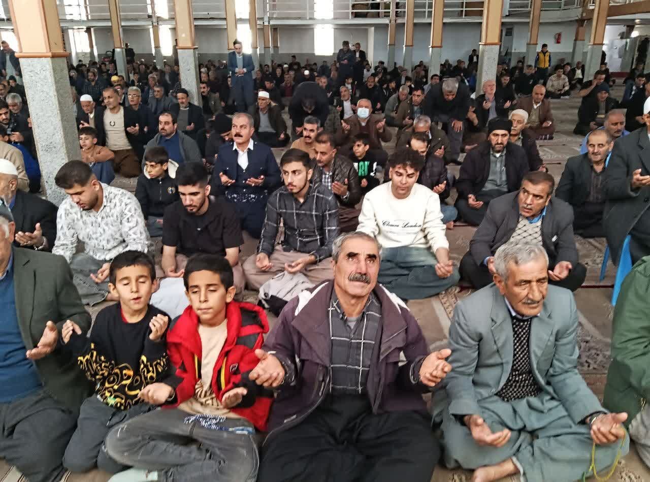 ماموستا اداک: بازاریان در شب چله انصاف را سرلوحه معاملات قرار دهند