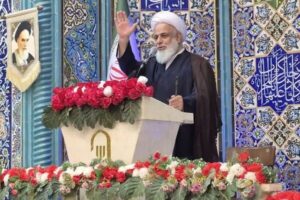 امام جمعه آبیک: گرانی و تورم فشار بر مردم را تحمل‌ناپذیر کرده است