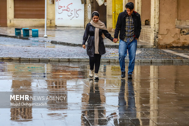 بارش باران پاییزی در یزد