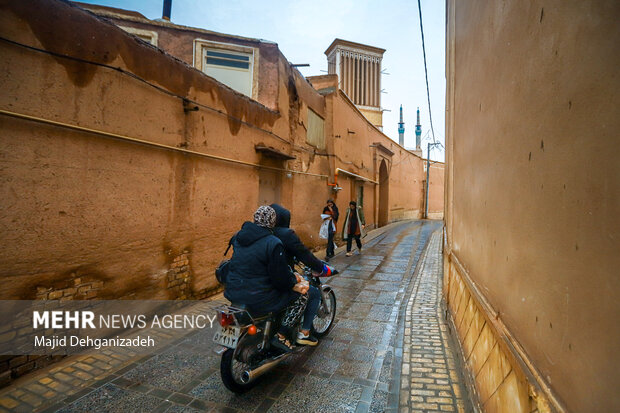 بارش باران پاییزی در یزد