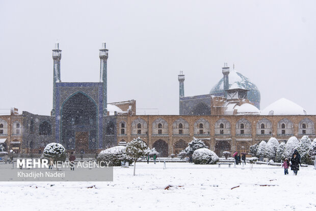نخستین برف زمستانی در نصف جهان