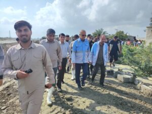 بازدید استاندار هرمزگان از روستای سیل‌زده نگر پایین شهرستان جاسک