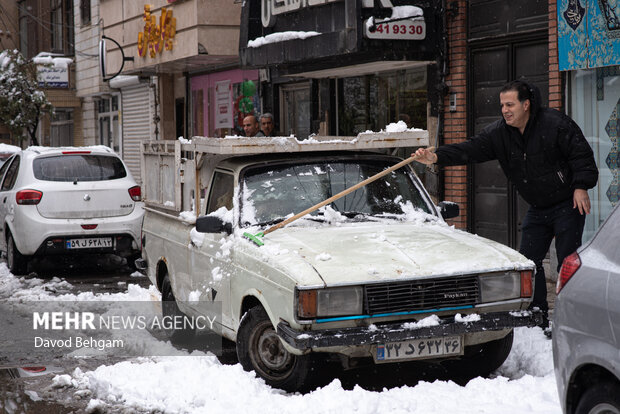 سفیدپوش شدن مشهد در آستانه یلدا