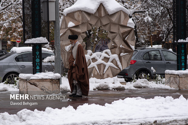 سفیدپوش شدن مشهد در آستانه یلدا