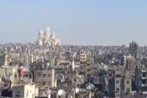 تخریب منازل در خان یونس در جنوب غزه از سوی نظامیان اسرائیلی+فیلم