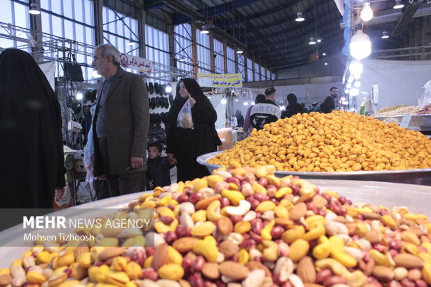 نمایشگاه ویژه شب یلدا در خرم‌آباد