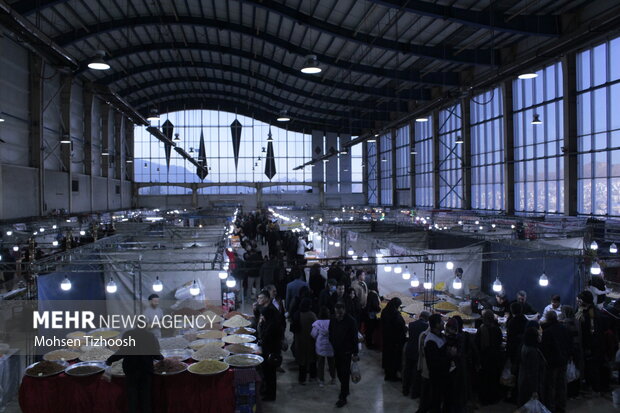 نمایشگاه ویژه شب یلدا در خرم‌آباد