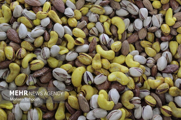 نمایشگاه ویژه شب یلدا در خرم‌آباد