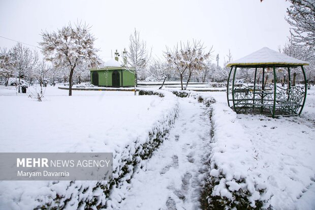 بارش برف در آخرین روز پاییز در بجنورد