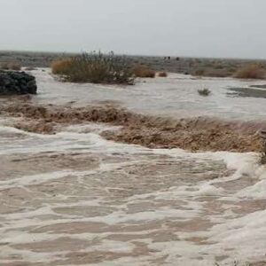 طغیان رودخانه‌های شهرستان سیریک در پی بارندگی‌های شدید اخیر