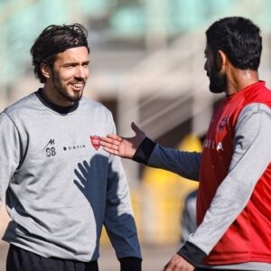 خروج شماره ۱۰ پرسپولیس برای بازگشت هافبک خارجی هب ترکیب اصلی