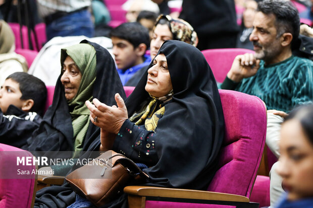 شب یلدای بیماران سرطانی در کنار خادمان امام رضا(ع)