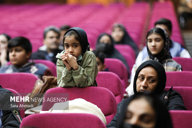 شب یلدای بیماران سرطانی در کنار خادمان امام رضا(ع)