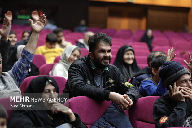 شب یلدای بیماران سرطانی در کنار خادمان امام رضا(ع)