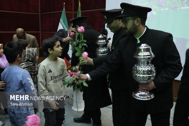 شب یلدای بیماران سرطانی در کنار خادمان امام رضا(ع)