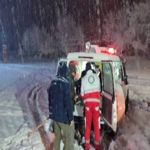 امداد رسانی هلال احمر کهگیلویه و بویراحمد به۹۰۰ گرفتار در سیل و کولاک