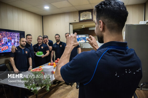 شب یلدا در ایستگاه‌های آتش‌نشانی رشت