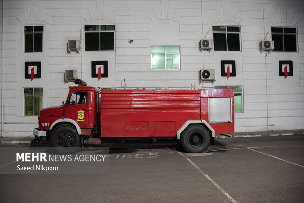 شب یلدا در ایستگاه‌های آتش‌نشانی رشت