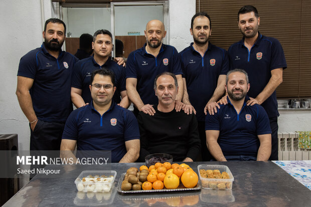 شب یلدا در ایستگاه‌های آتش‌نشانی رشت